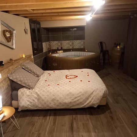 Cosy-Loft Industriel , Jacuzzi , Wifi , 6 Personnes Max Villa Aigues-Vives  Dış mekan fotoğraf