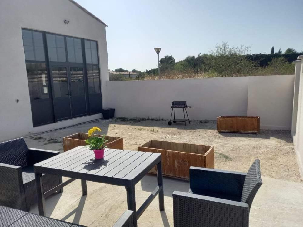 Cosy-Loft Industriel , Jacuzzi , Wifi , 6 Personnes Max Villa Aigues-Vives  Dış mekan fotoğraf