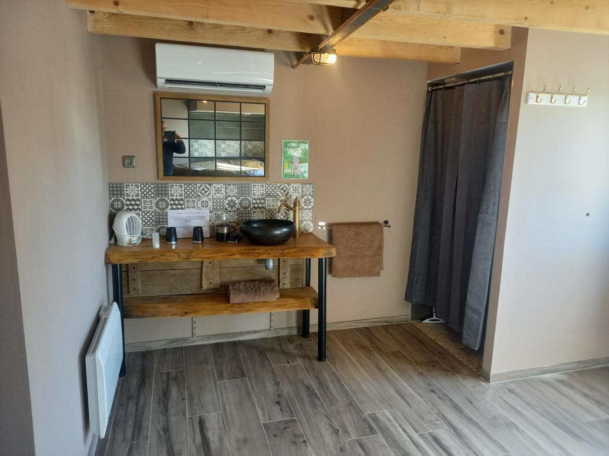 Cosy-Loft Industriel , Jacuzzi , Wifi , 6 Personnes Max Villa Aigues-Vives  Dış mekan fotoğraf